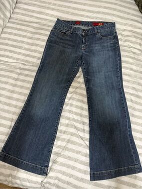 Women’s Low Rise Bootcut Jeans